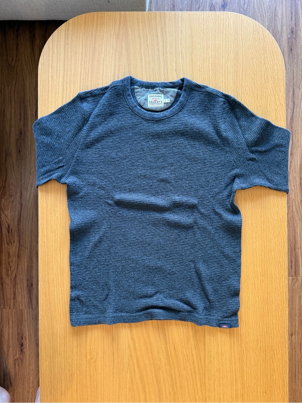 Faherty Thermal Knit Crew in Charcoal - Men’s Small Like New